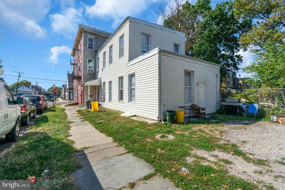 724 Division St Property Photo 53