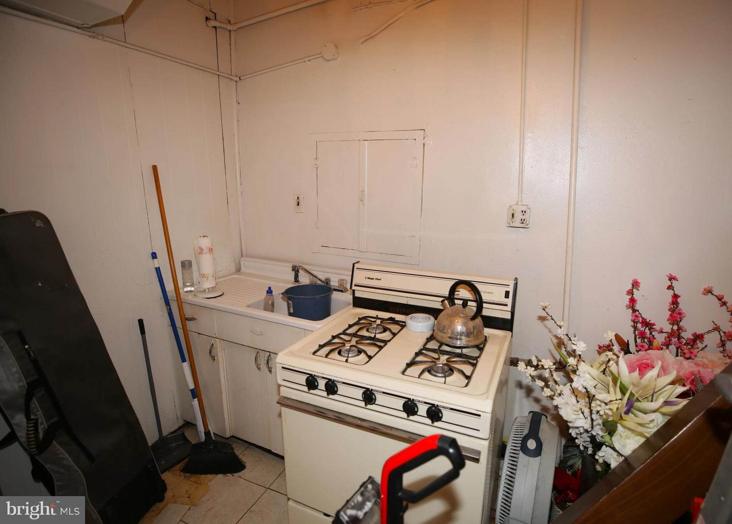 191 Humboldt St Property Photo 9