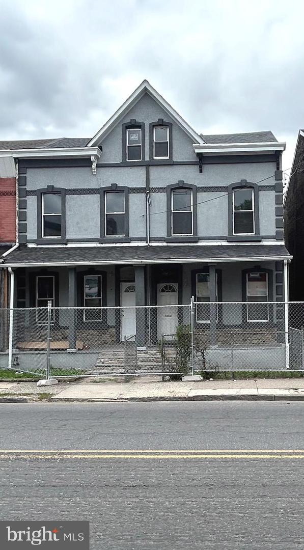 106 Chambers St Property Photo 1
