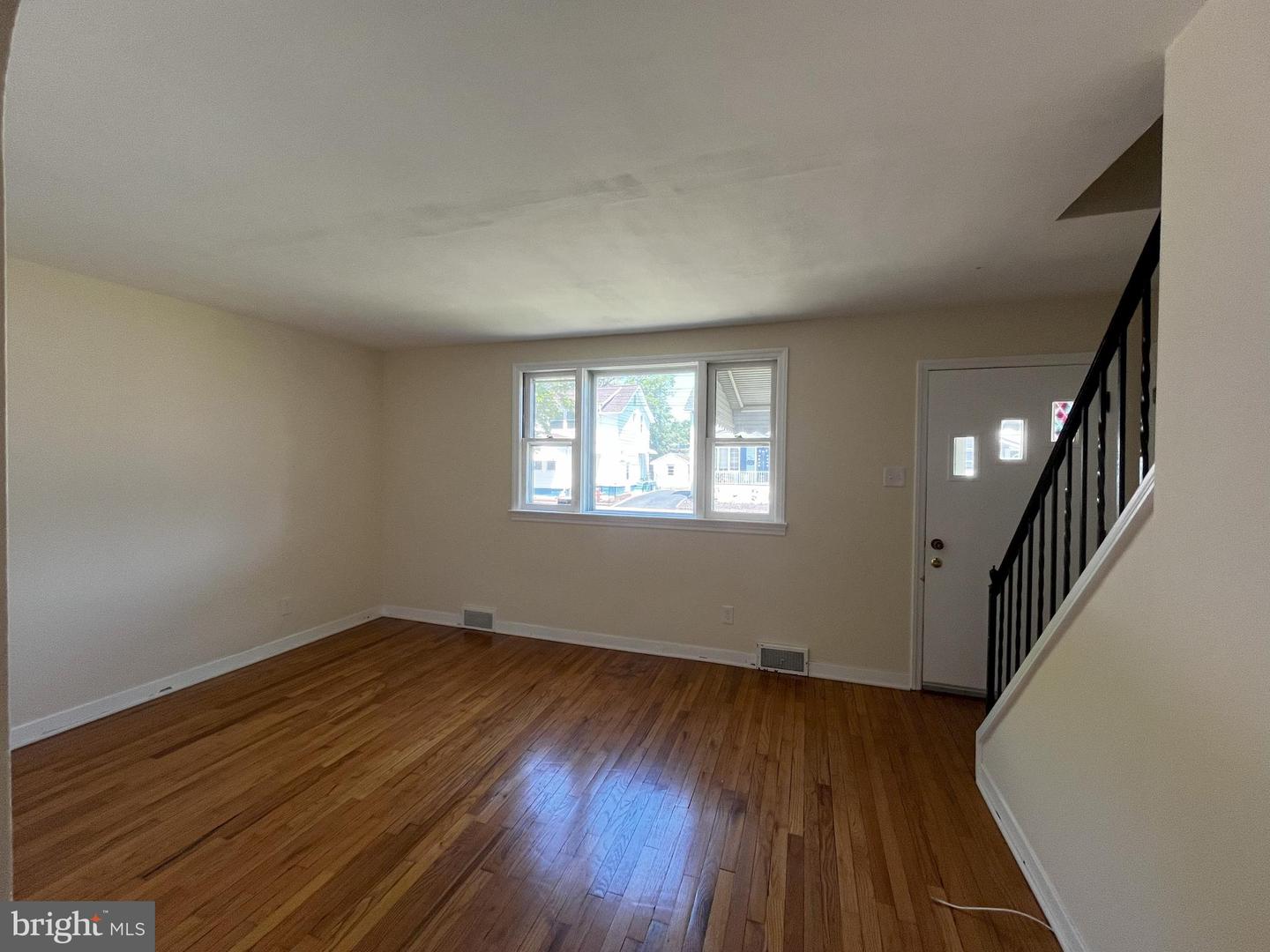 61 Leuckel Ave Property Photo 11