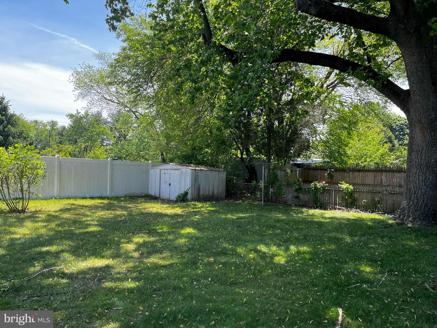 61 Leuckel Ave Property Photo 12
