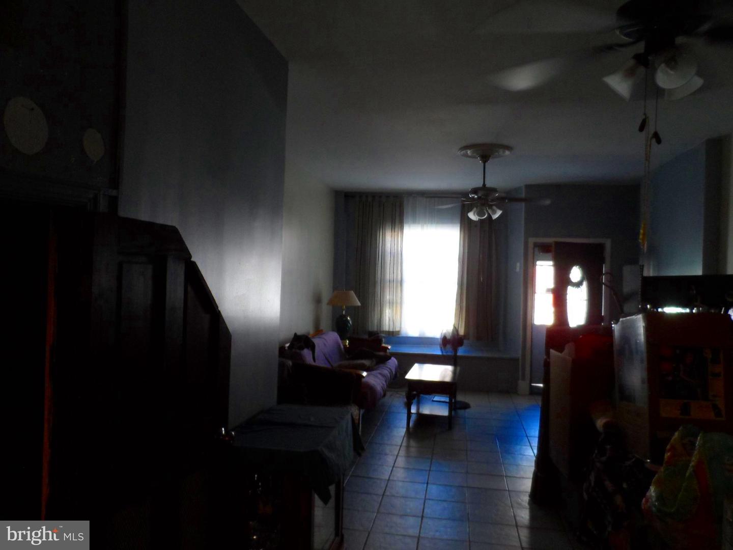 613 N Olden Ave Property Photo 4