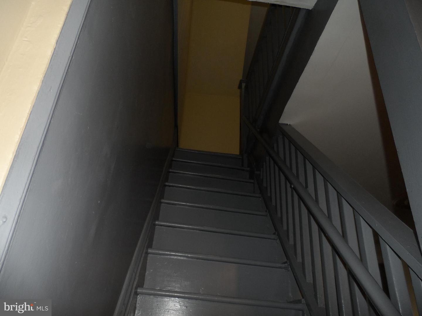 613 N Olden Ave Property Photo 6
