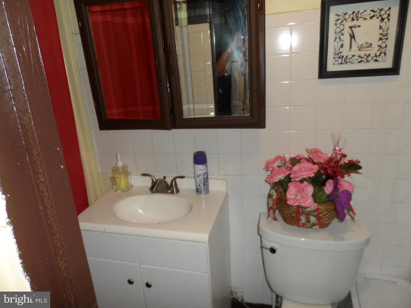 613 N Olden Ave Property Photo 9
