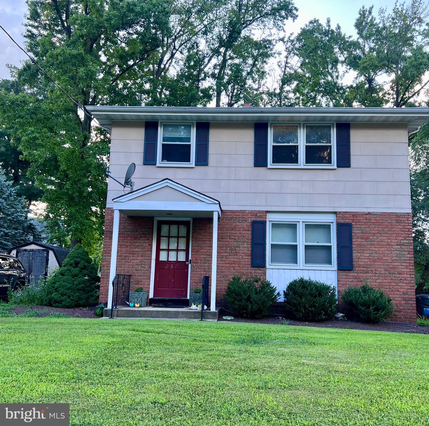 257 Evergreen Ave Property Photo 1