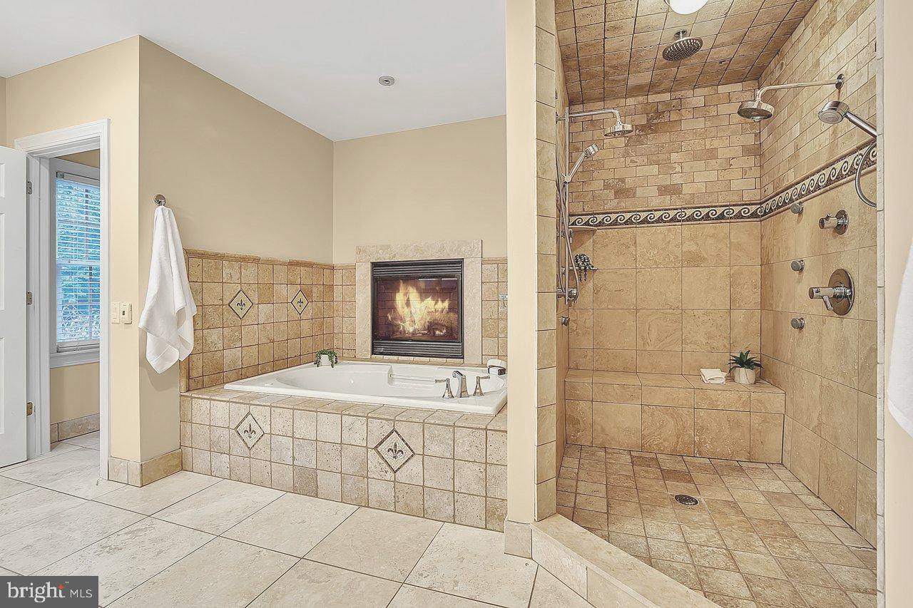 633 State Rd Property Photo 32