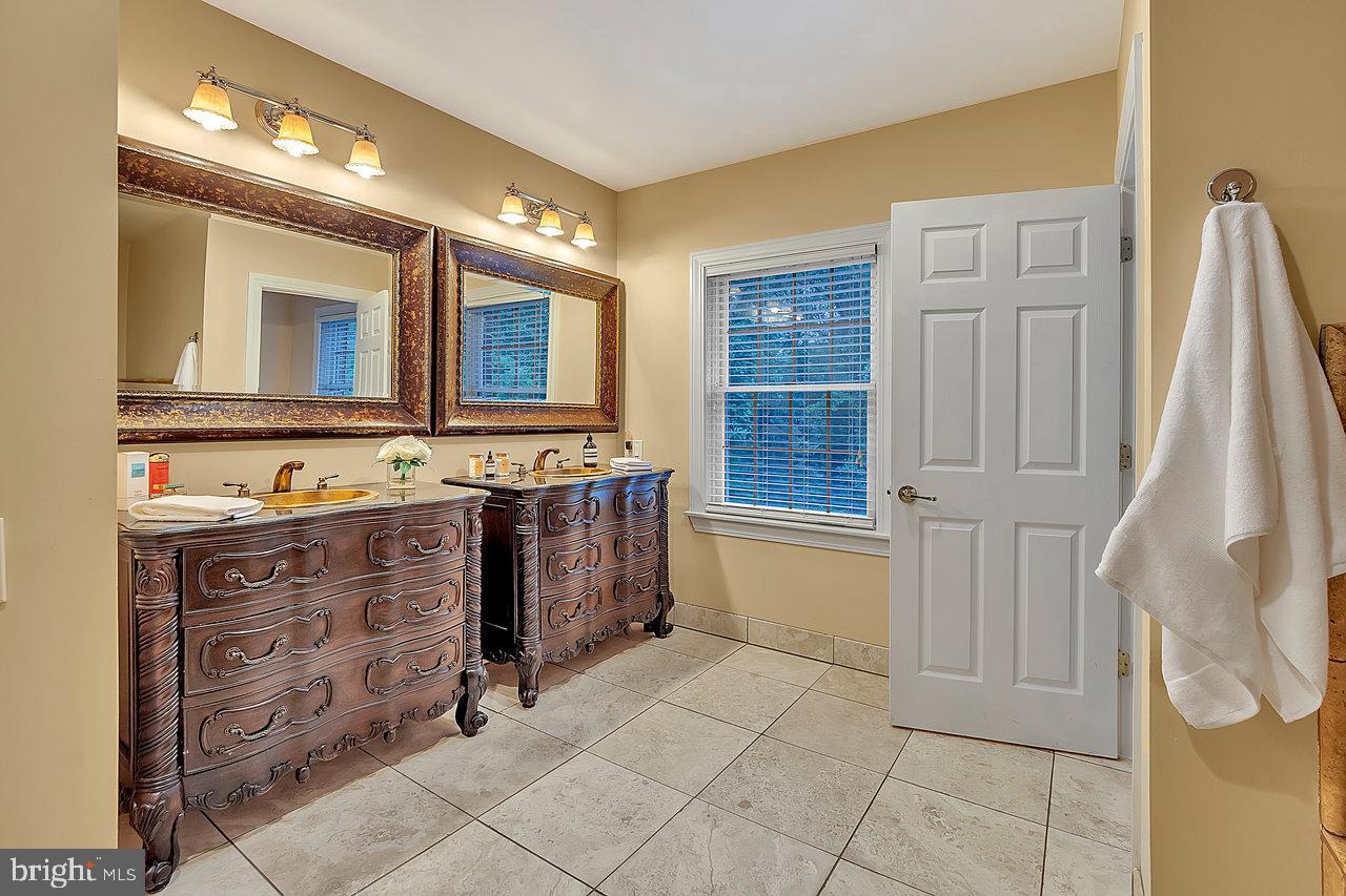 633 State Rd Property Photo 33