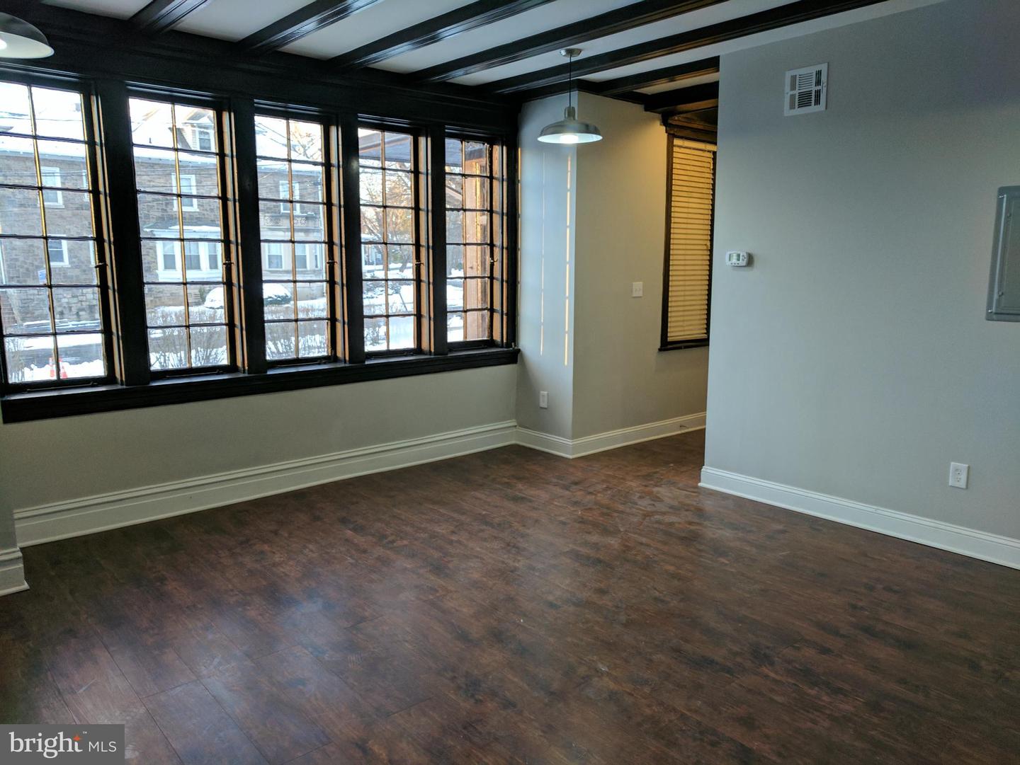 399 W State St Property Photo 1
