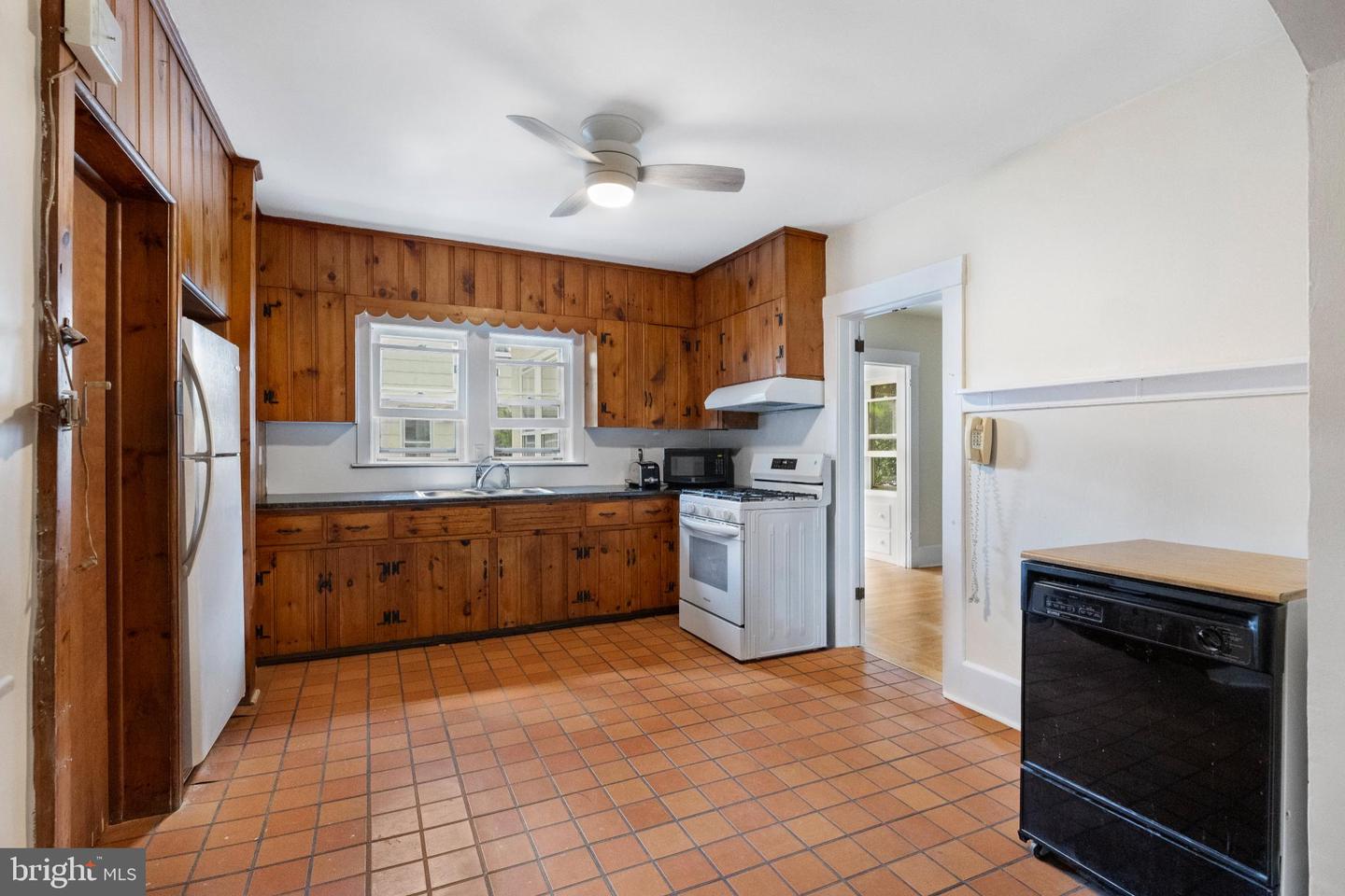 219 Washington Property Photo 9