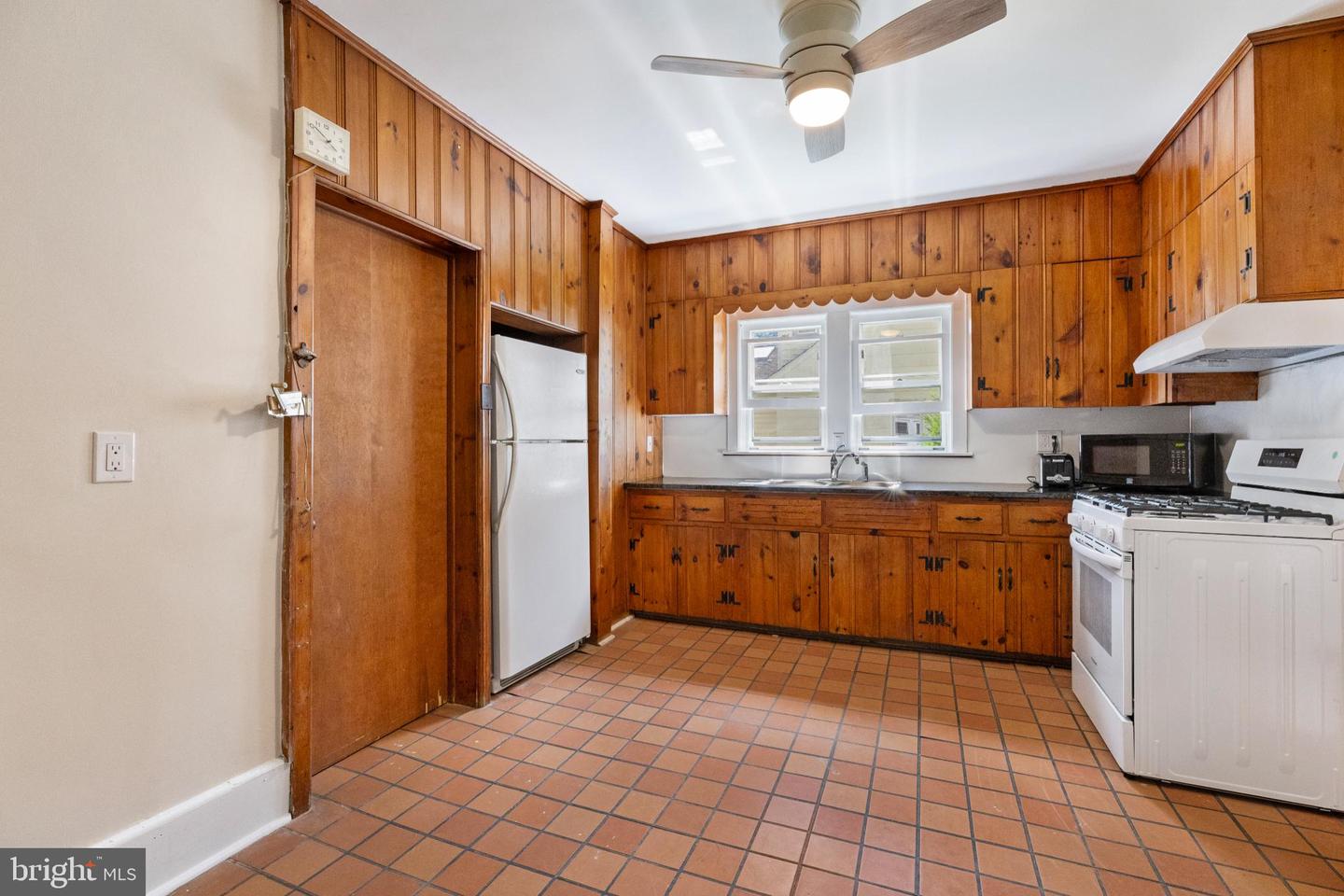 219 Washington Property Photo 10