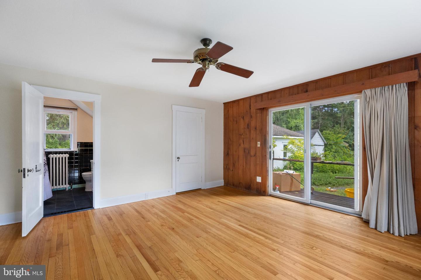 219 Washington Property Photo 13