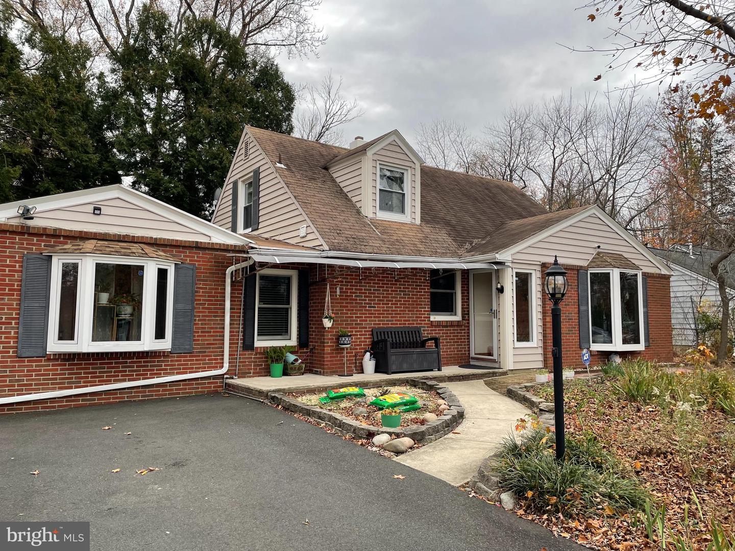 43 WALLACE RD