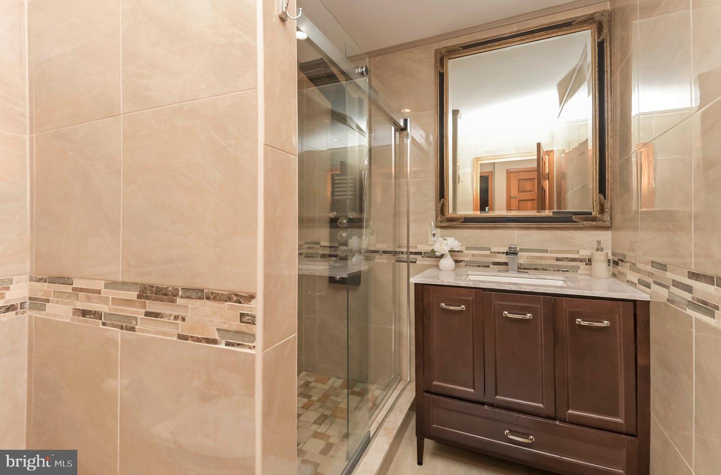 467 Gordon Property Photo 15