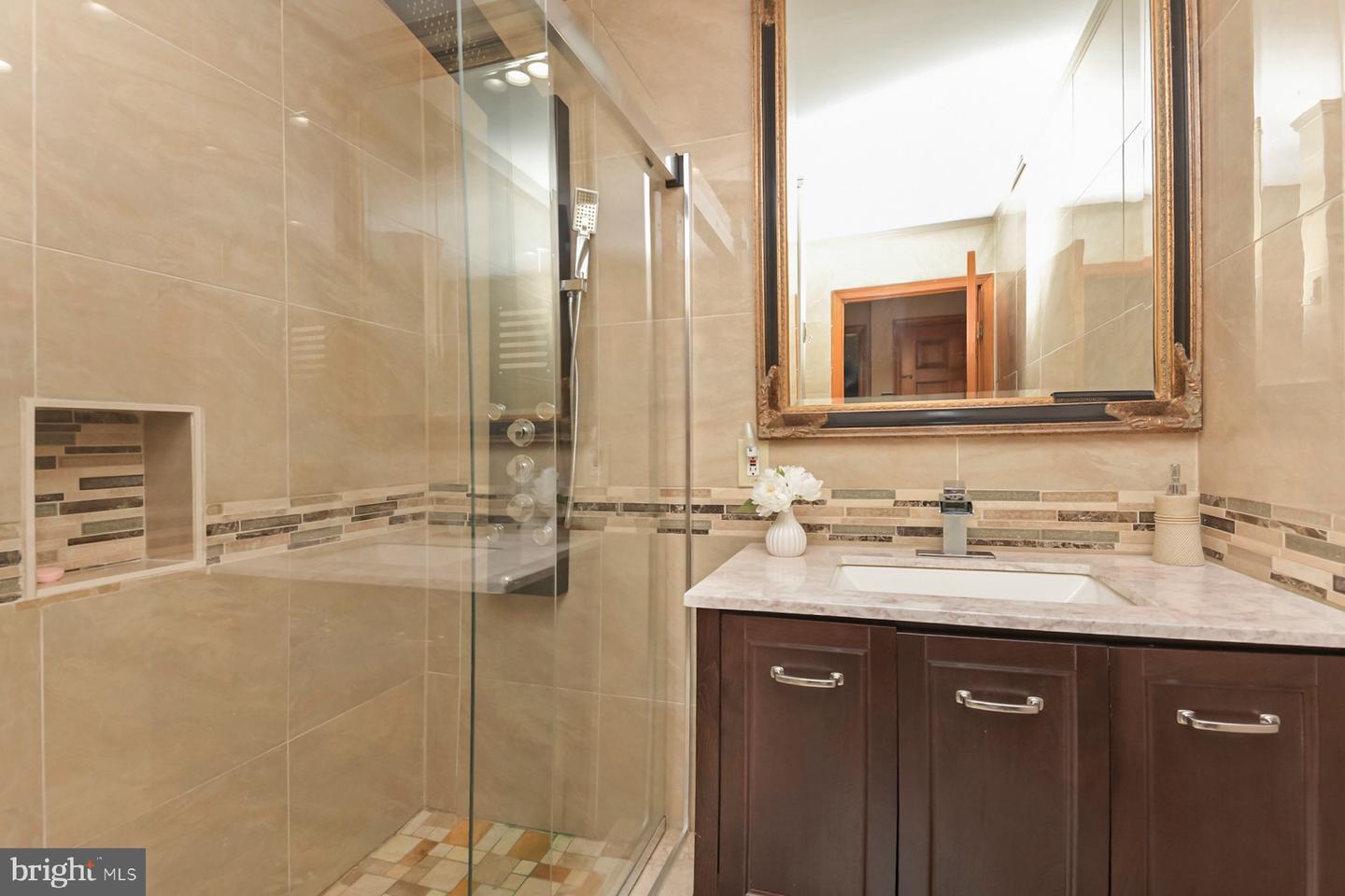 467 Gordon Property Photo 16