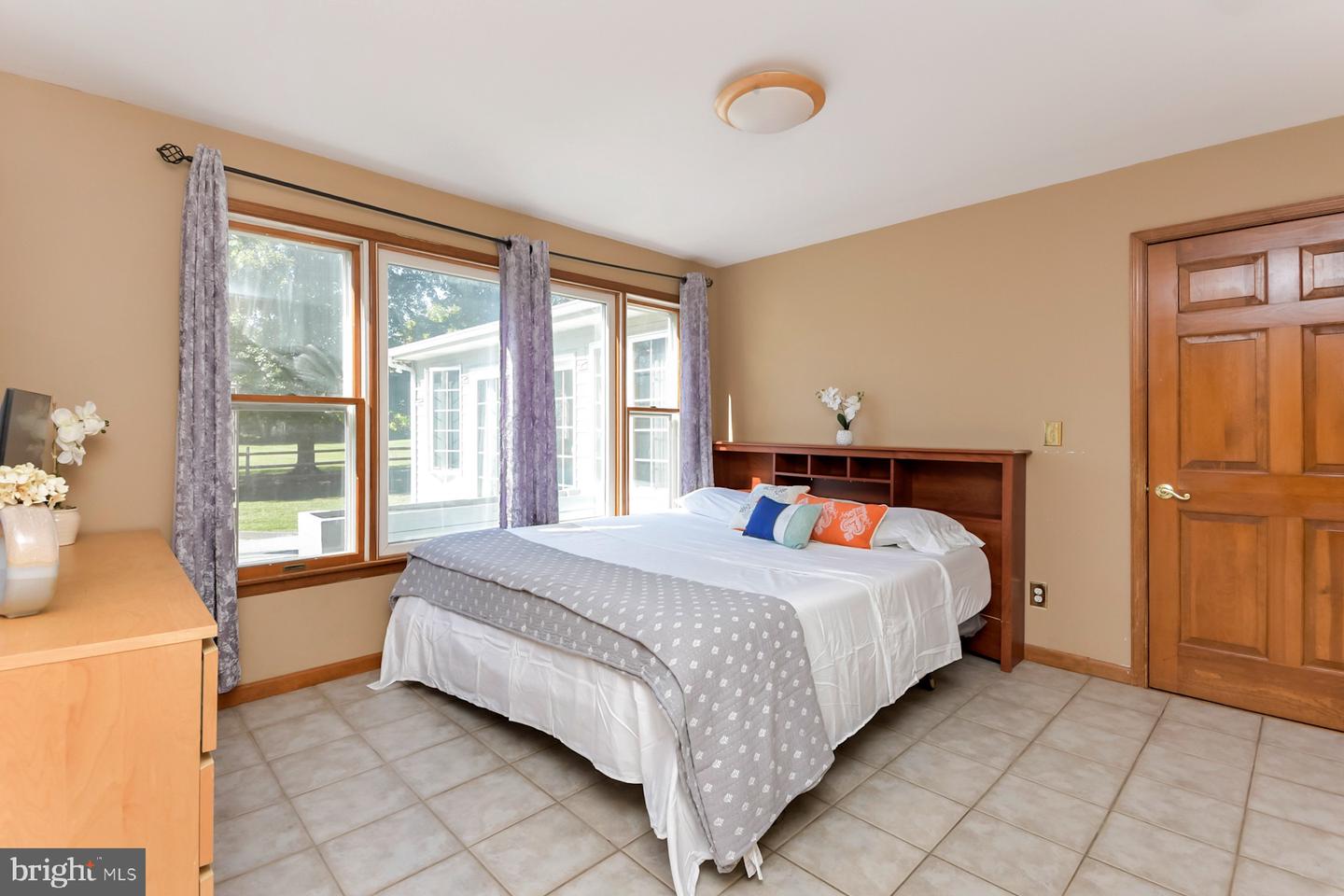 467 Gordon Property Photo 18