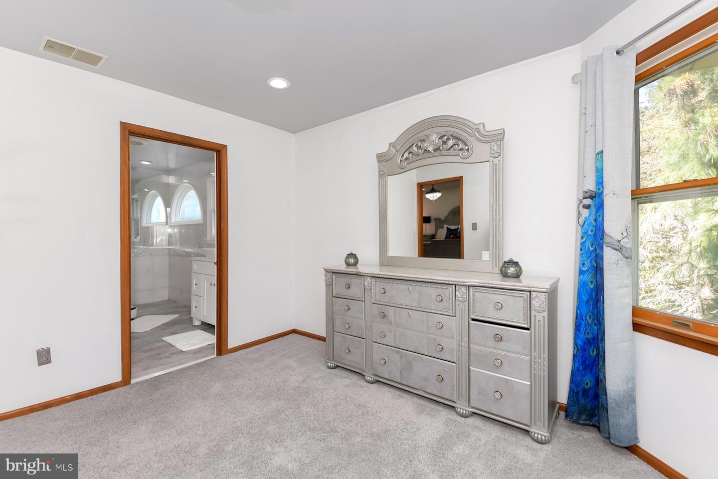 467 Gordon Property Photo 28