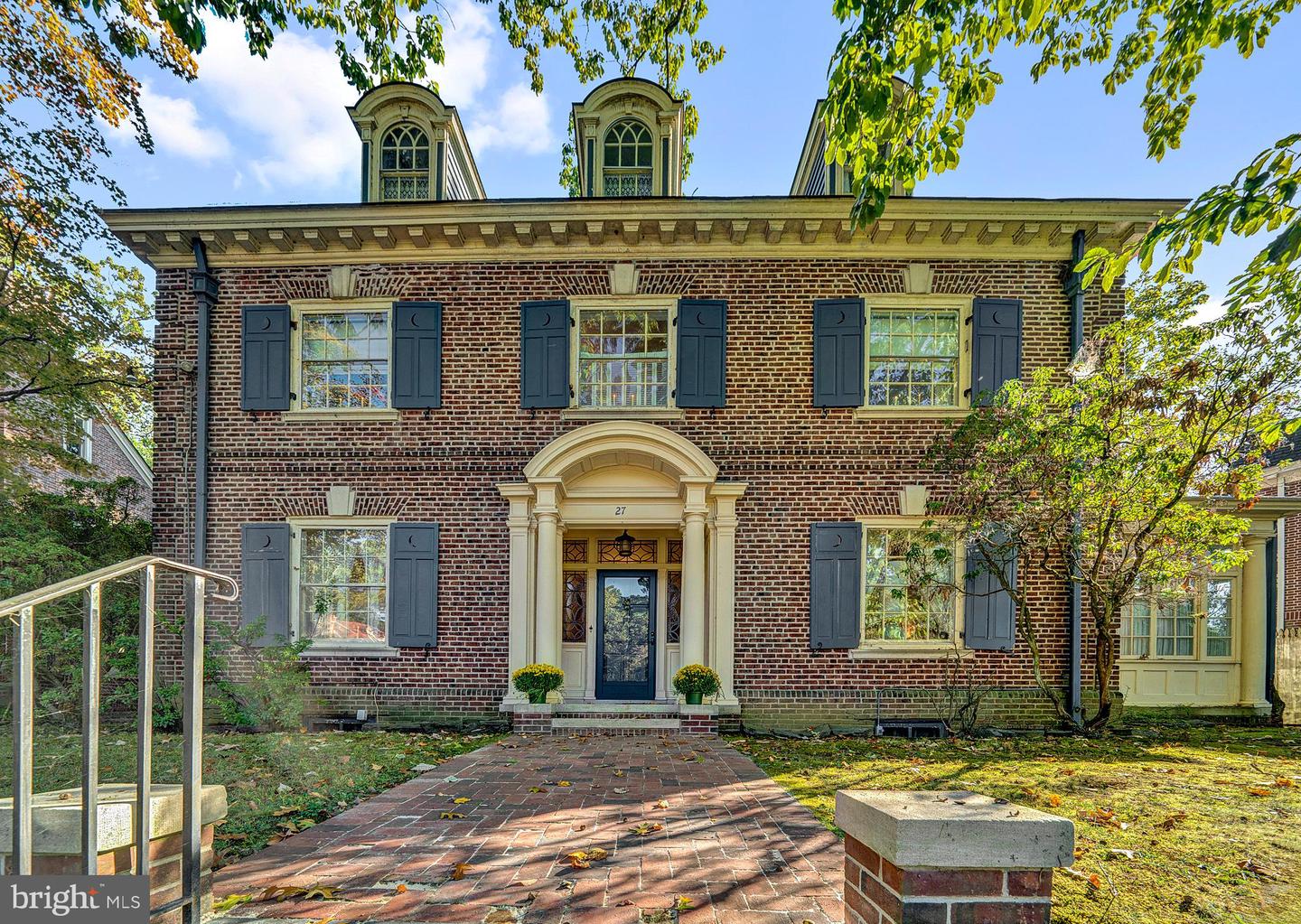 27 Whittier Ave Property Photo 1