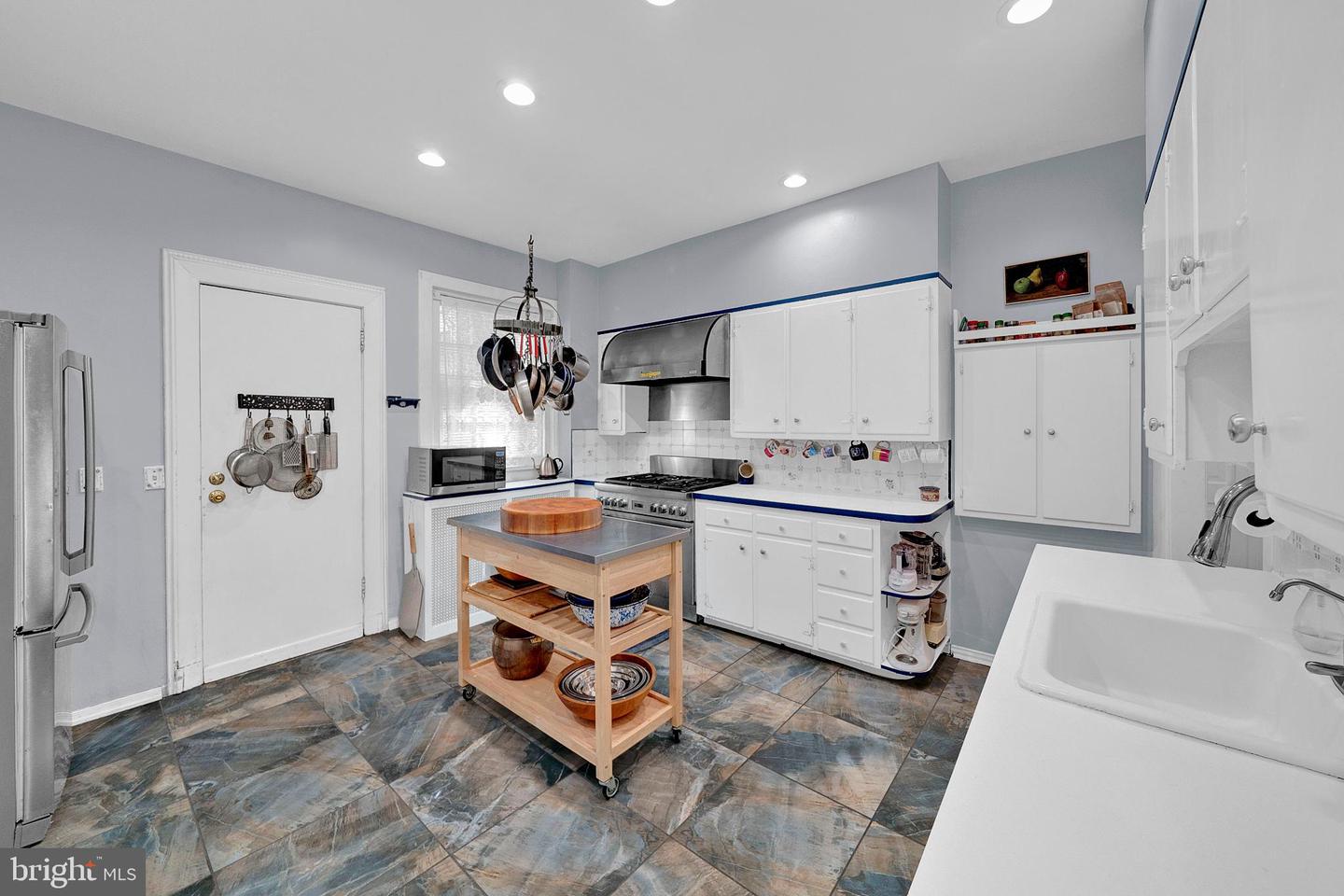 27 Whittier Ave Property Photo 15