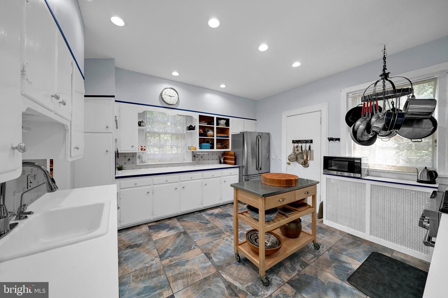 27 Whittier Ave Property Photo 16