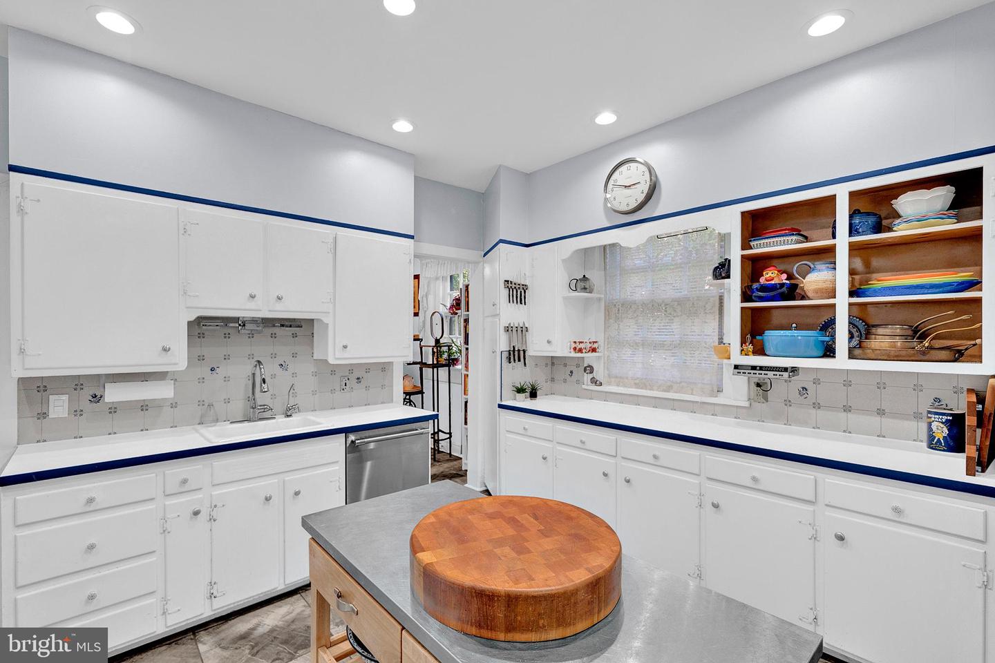 27 Whittier Ave Property Photo 17