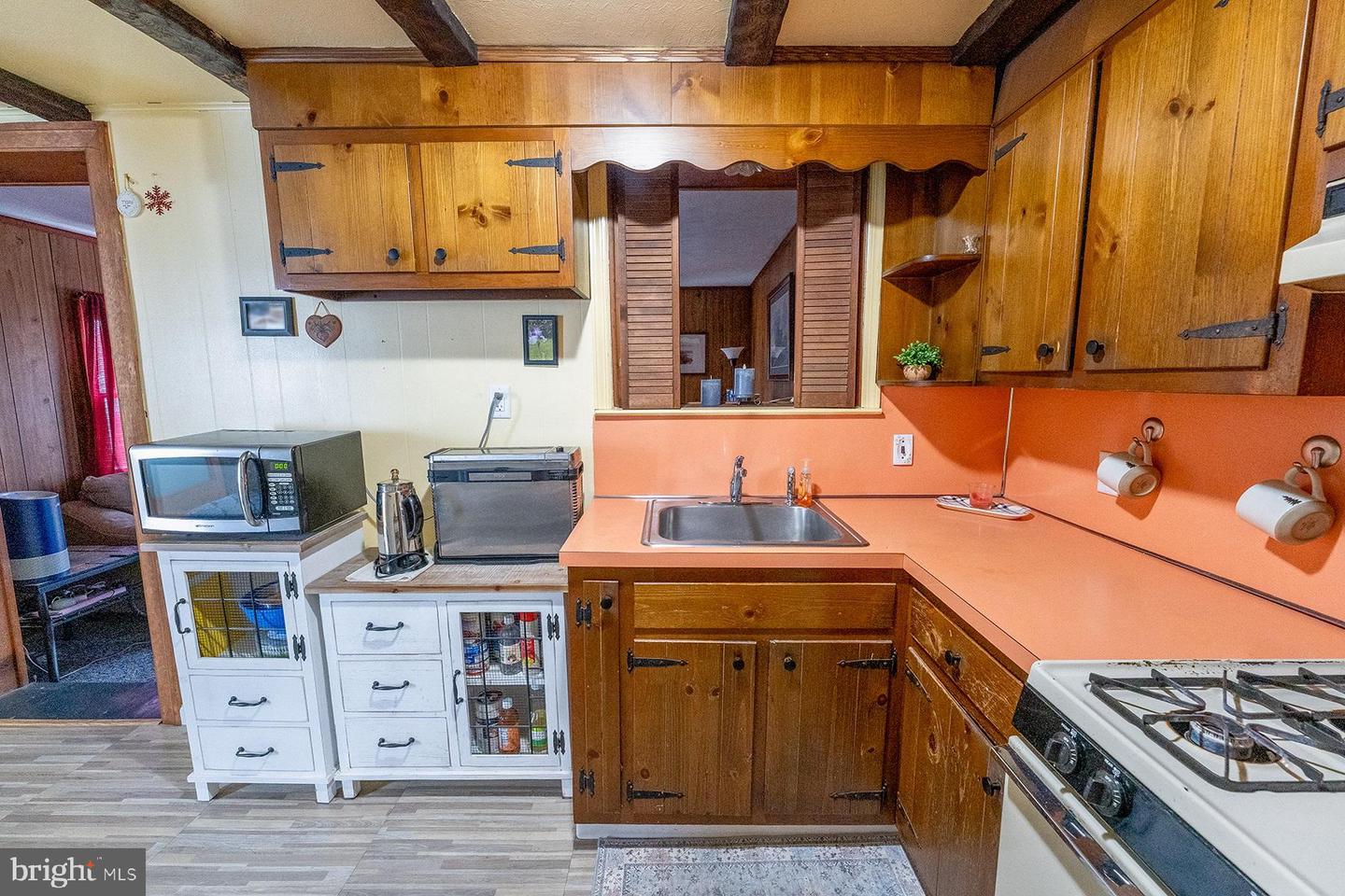 33 Stratford Avenue Property Photo 7