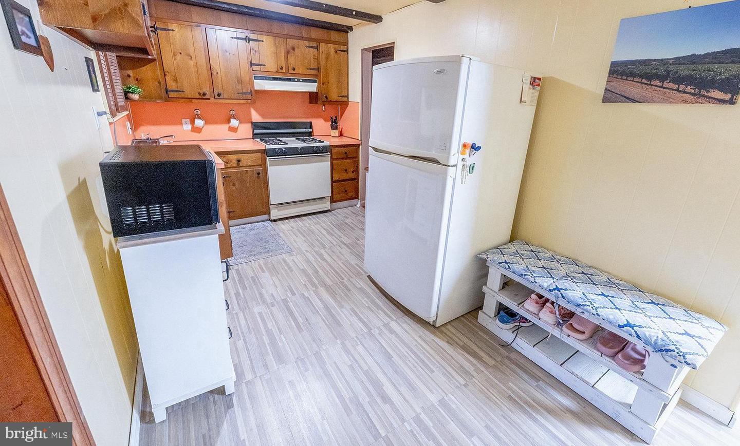 33 Stratford Avenue Property Photo 9