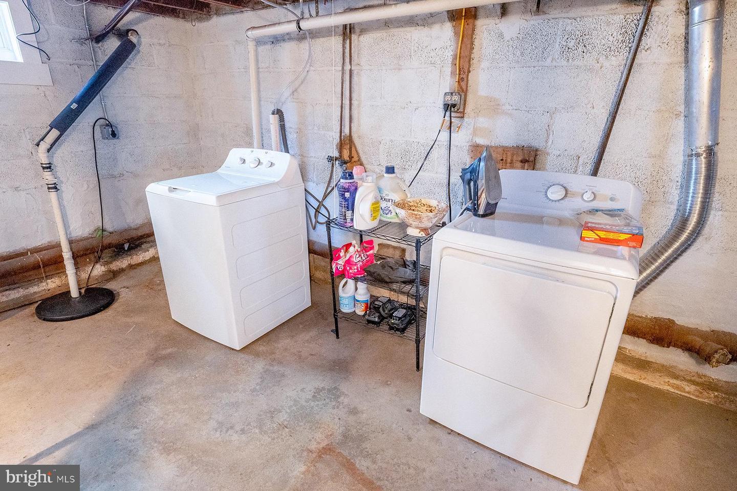 33 Stratford Avenue Property Photo 25