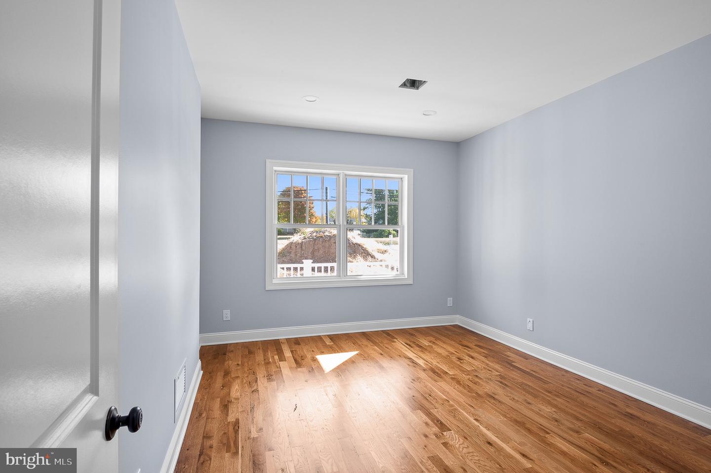 212 Ingleside Ave Property Photo 9