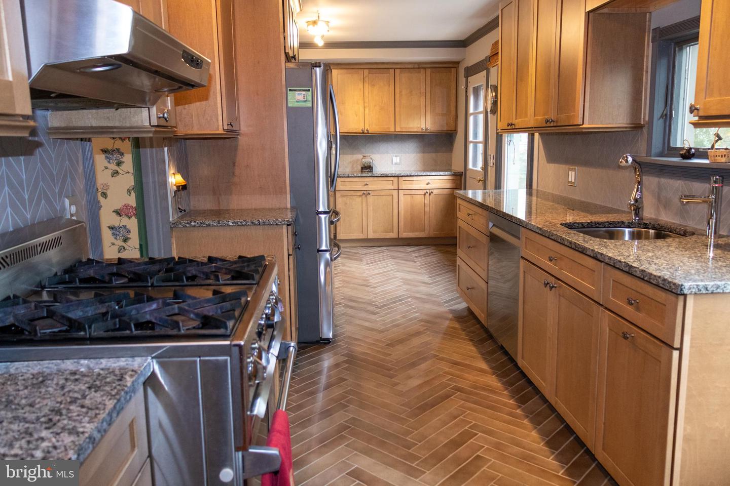 336 Stockton St Property Photo 12