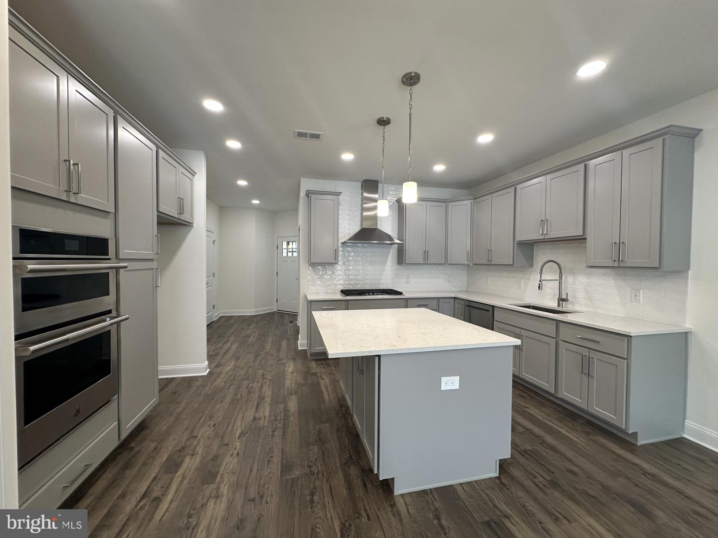 53 Kay Chiarello Way Property Photo 1