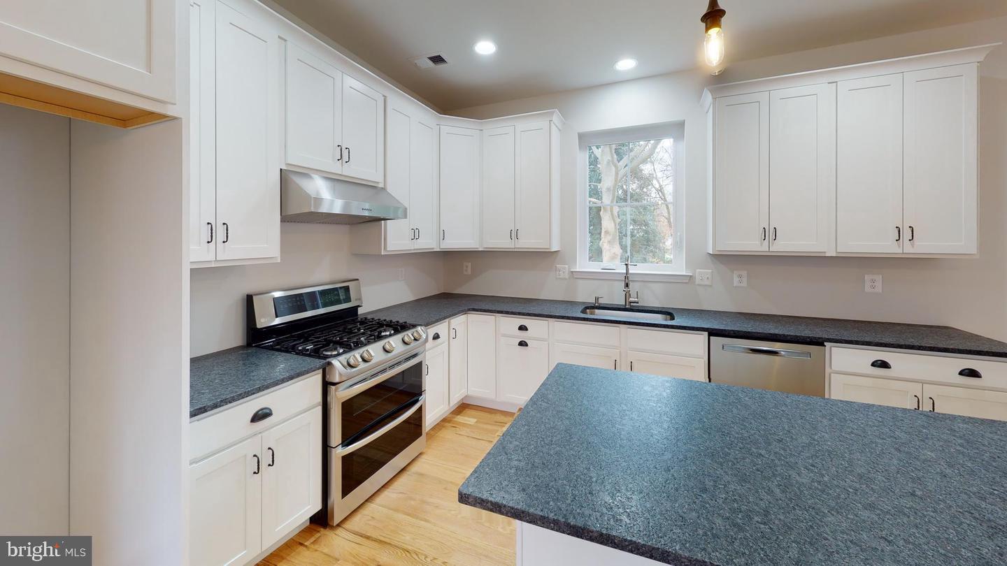 11 Hempstead Rd Property Photo 5