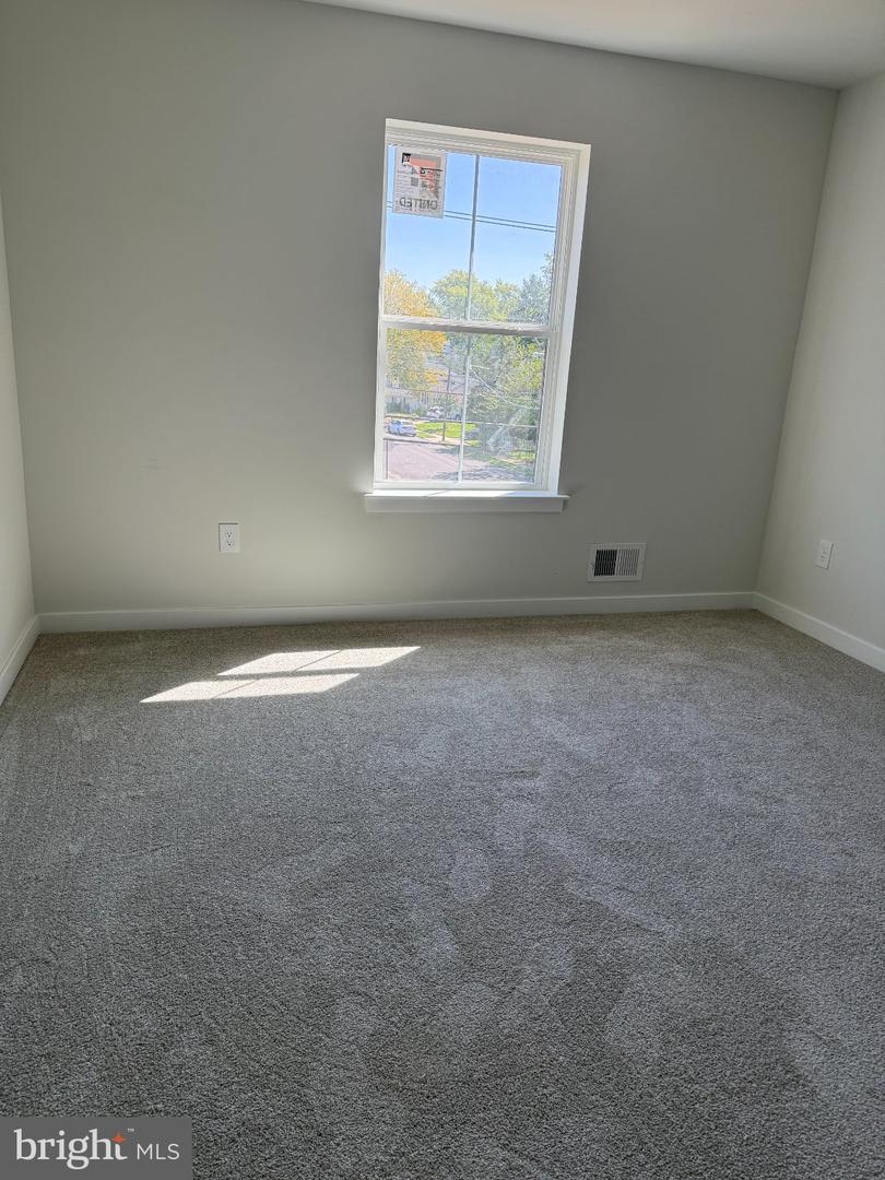 11 Hempstead Rd Property Photo 17