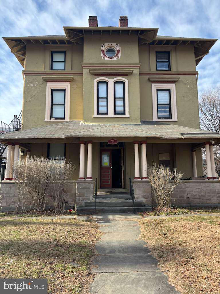 21 N CLINTON AVE