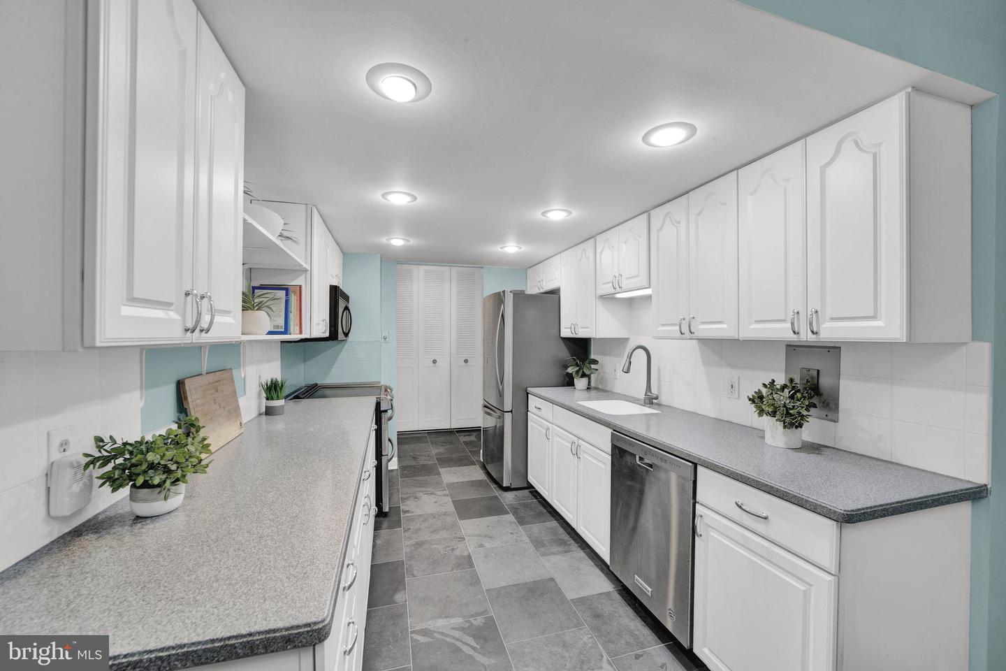 860 Lower Ferry Rd #5p Property Photo 10