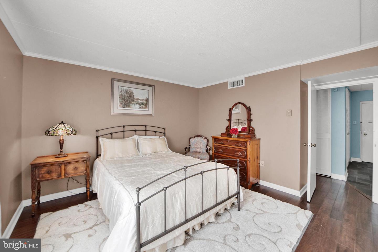860 Lower Ferry Rd #5p Property Photo 19