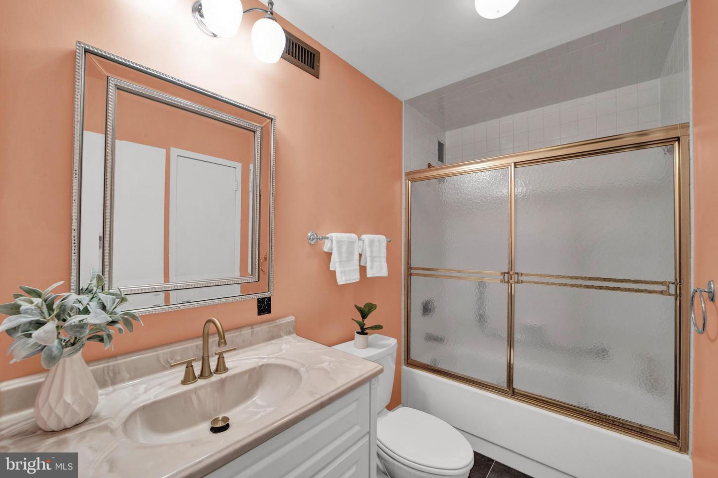 860 Lower Ferry Rd #5p Property Photo 21
