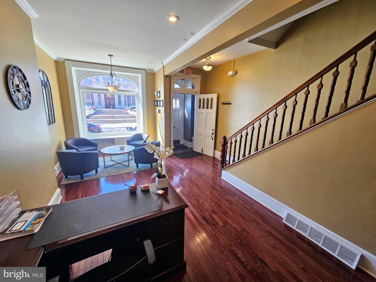 304 W State St Property Photo 4