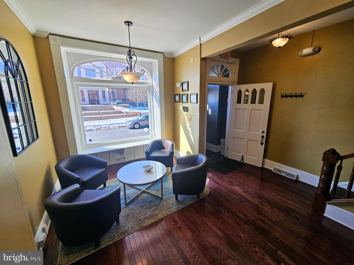 304 W State St Property Photo 5