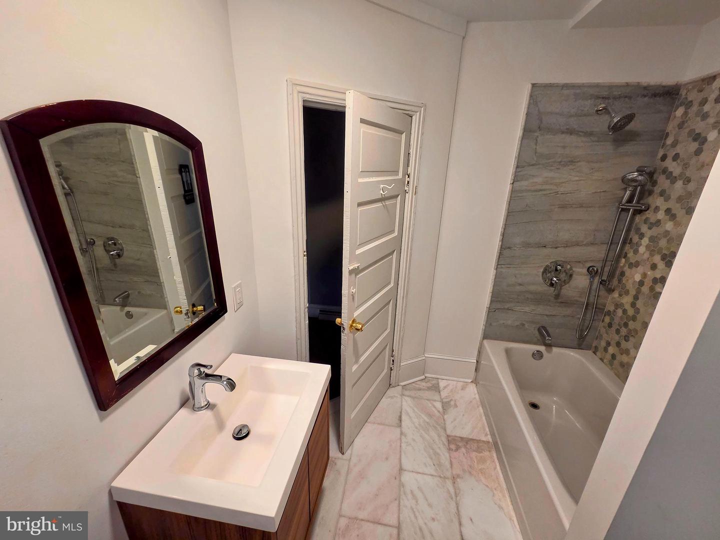 304 W State St Property Photo 15