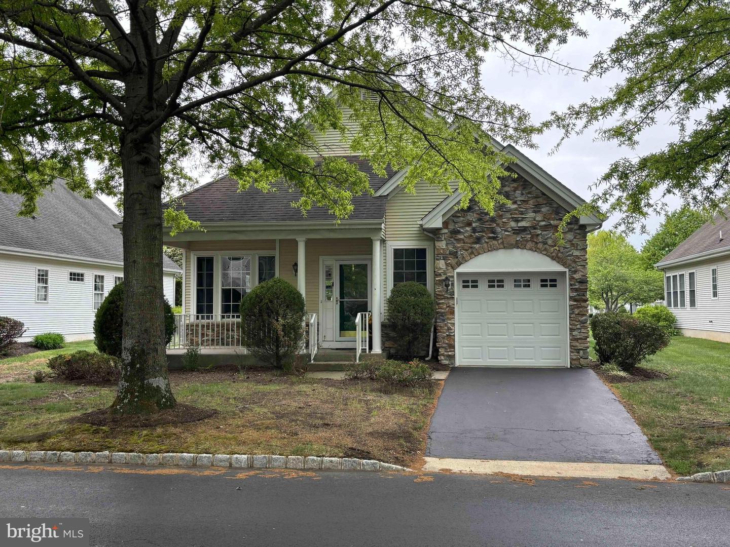14 Hummingbird Dr Property Photo 1
