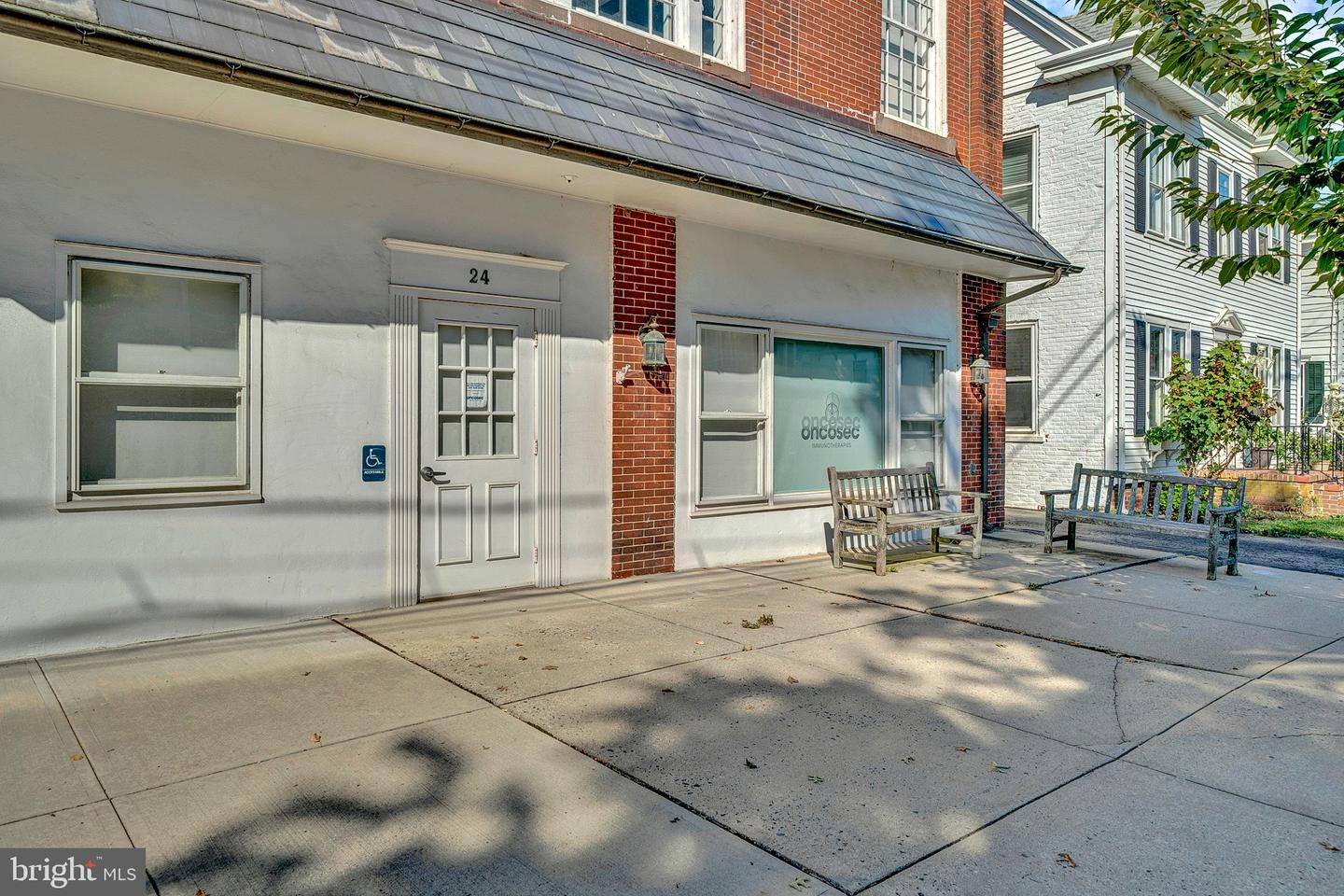 24 N Main St Property Photo 1