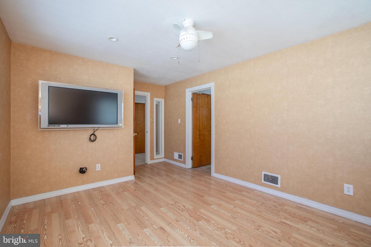10 Constance Dr Property Photo 3