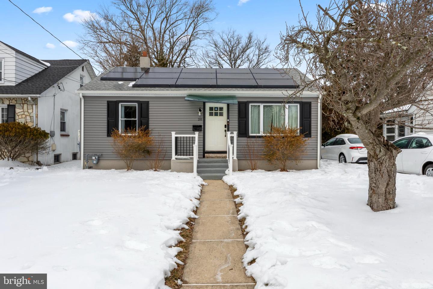 20 Steinway Ave Property Photo 1