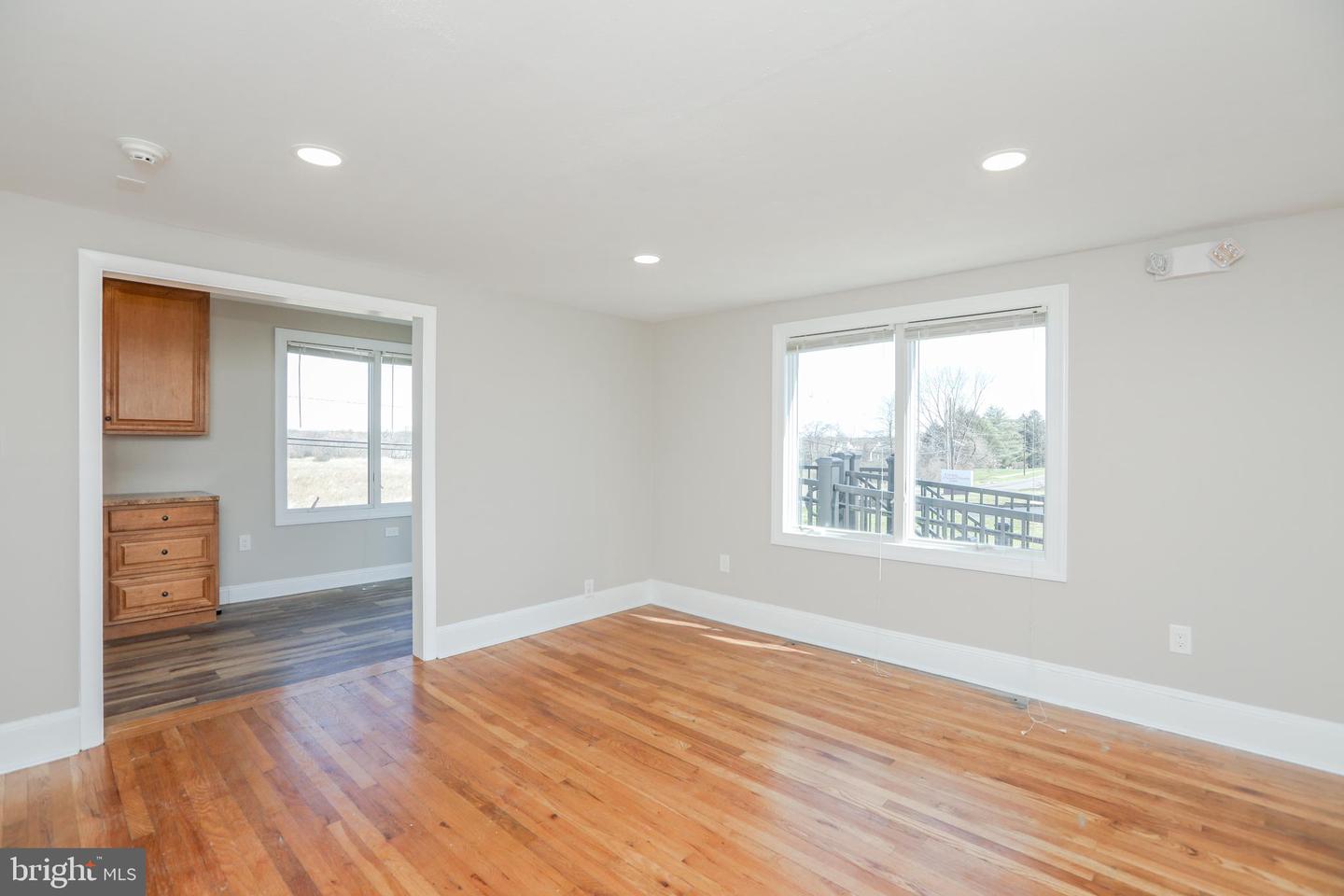 12 B Sharon Rd Property Photo 10