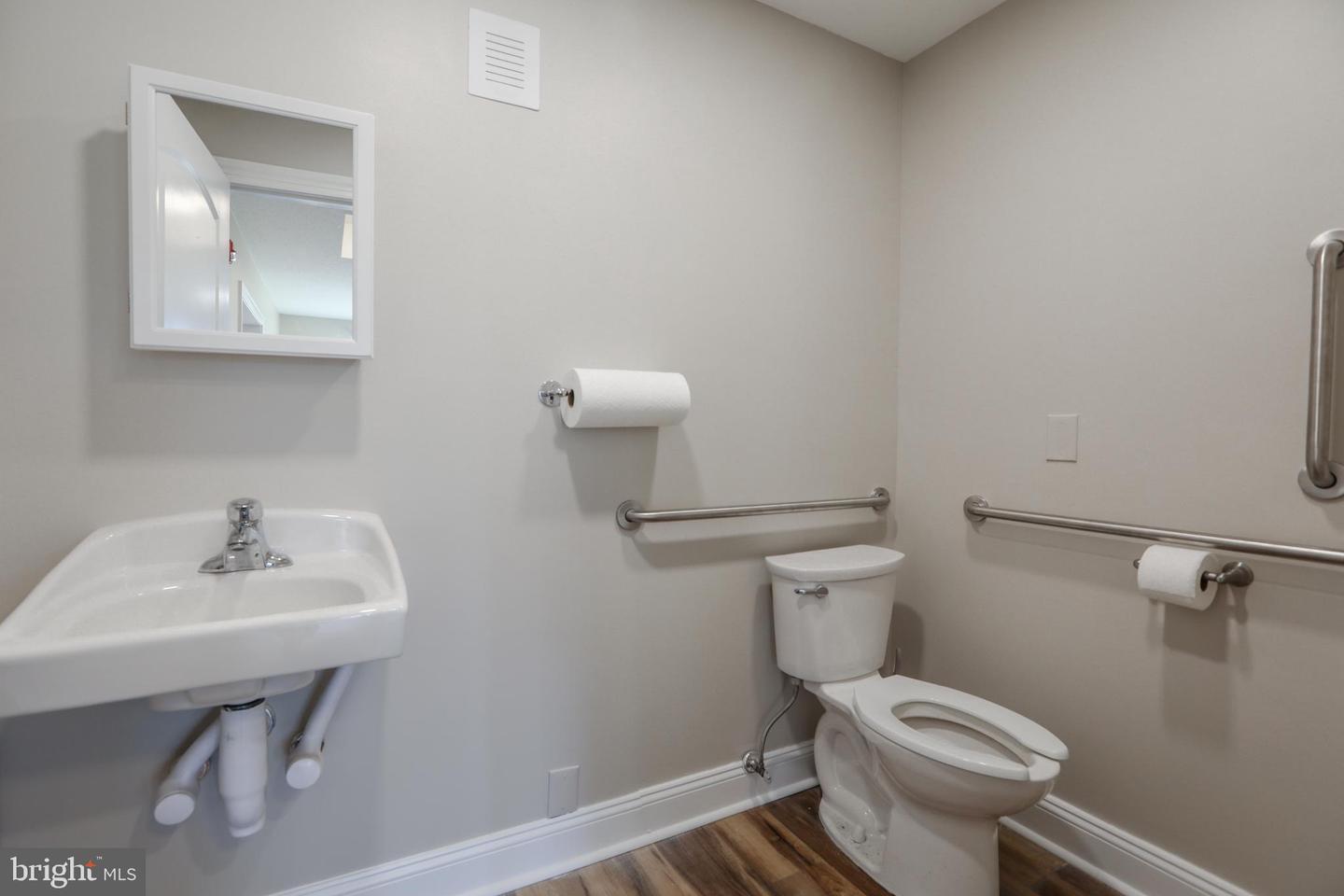 12 B Sharon Rd Property Photo 16