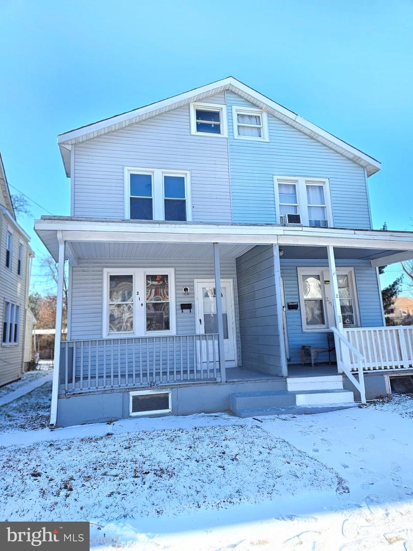 219 Woodlawn Ave Property Photo 1