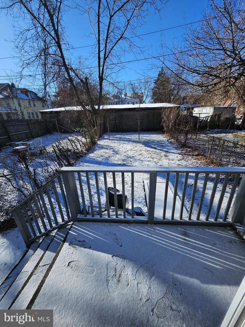 219 Woodlawn Ave Property Photo 3