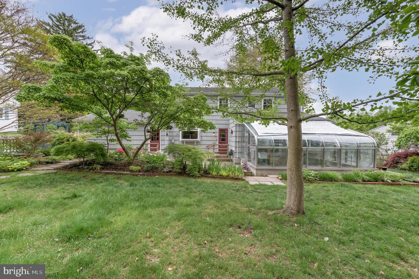 19 Farm Rd Property Photo 2