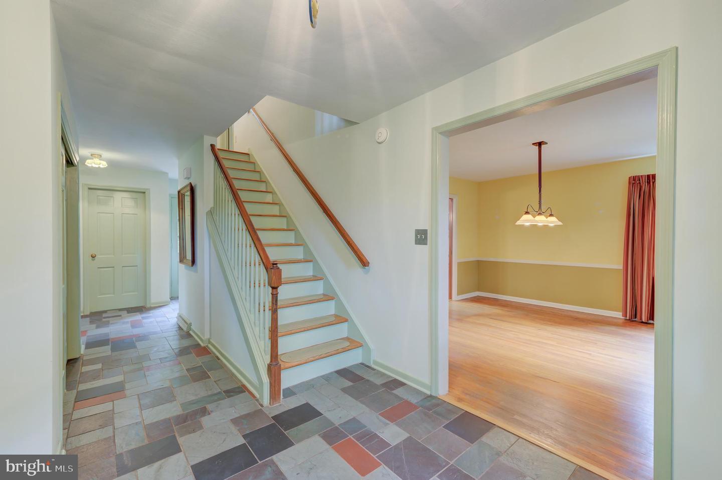 19 Farm Rd Property Photo 6