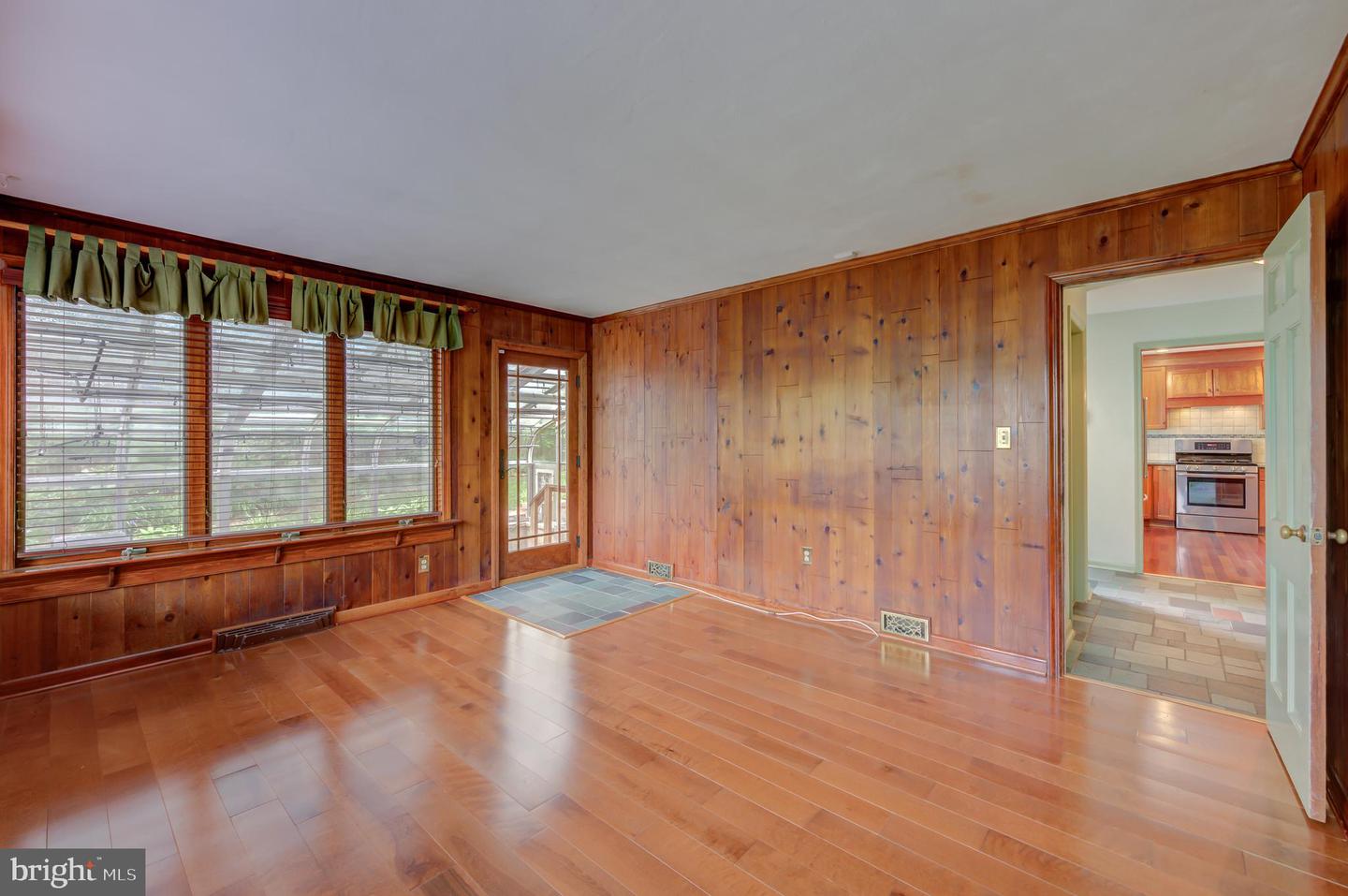 19 Farm Rd Property Photo 16